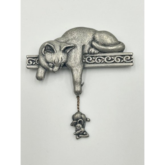JJ Cat Catching Mouse Pin Brooch Pewter Metal Silver Tone Dangle Figural Pin - Picture 2 of 6